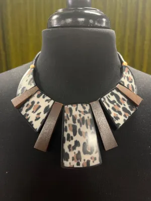 CHICOS REVERSIBLE STATEMENT NECKLACE