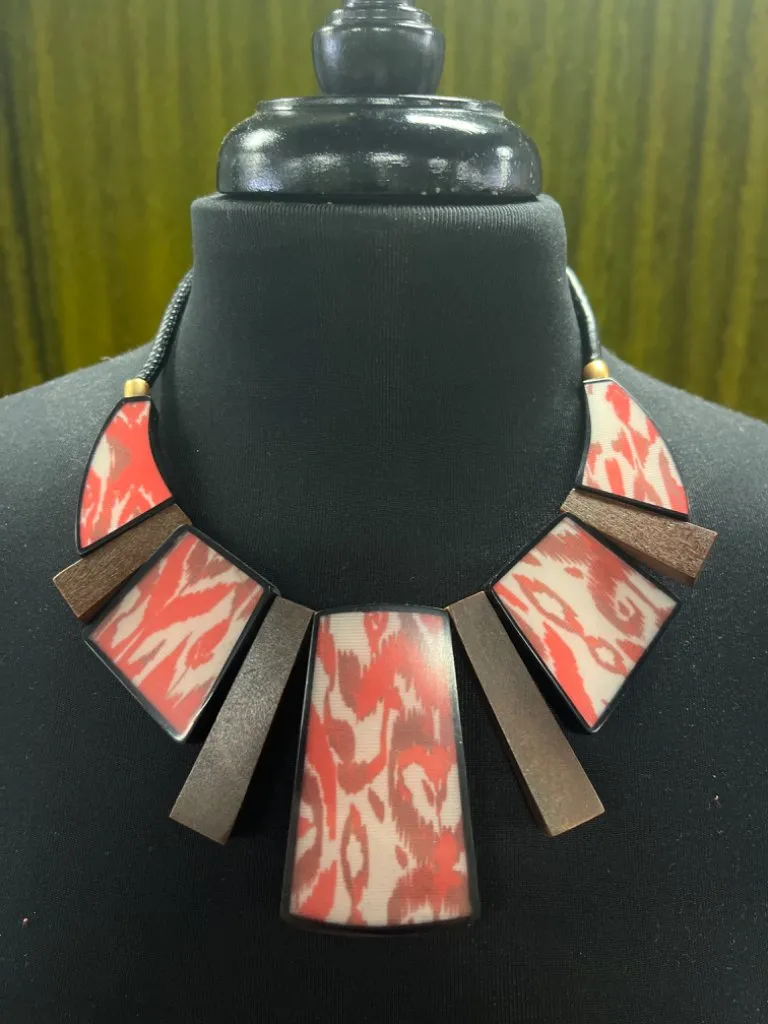 CHICOS REVERSIBLE STATEMENT NECKLACE