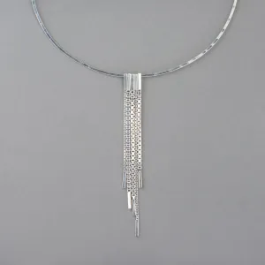 FRINGE COLLAR