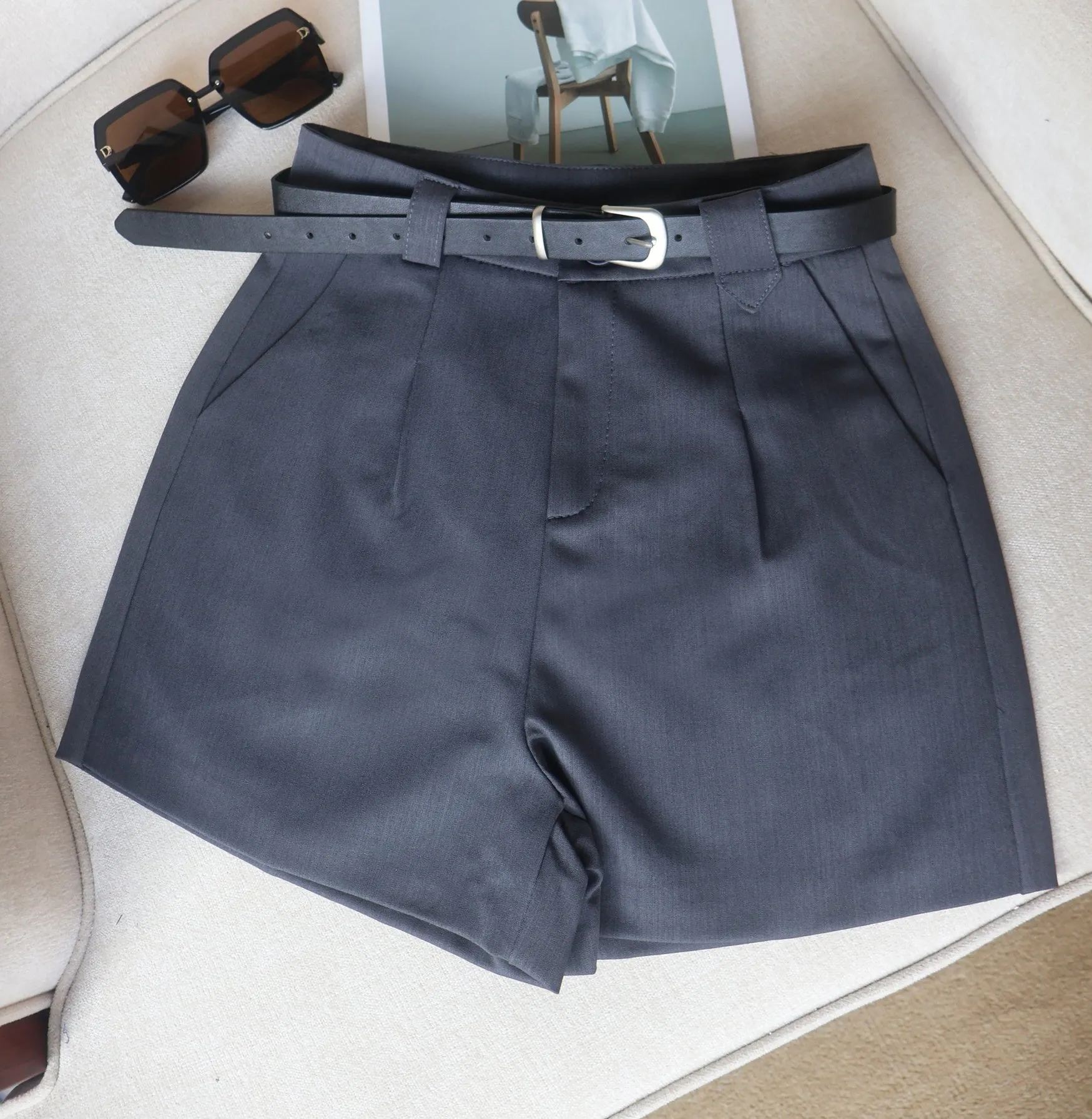 High-Waisted Solid Color Twill Shorts for a Trendy Look
