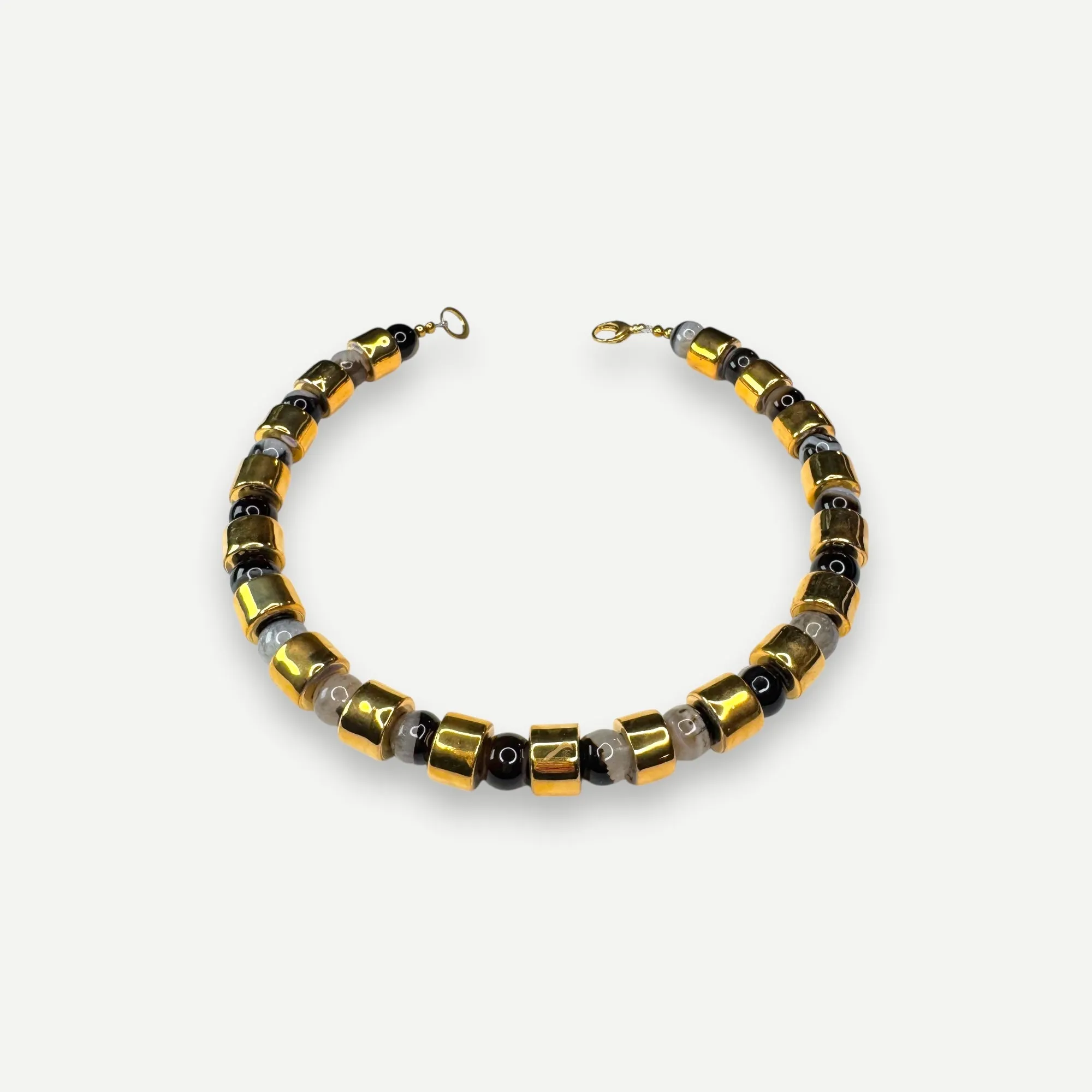 KARAT & AGATE SUNDRY.  BEAD TWO.