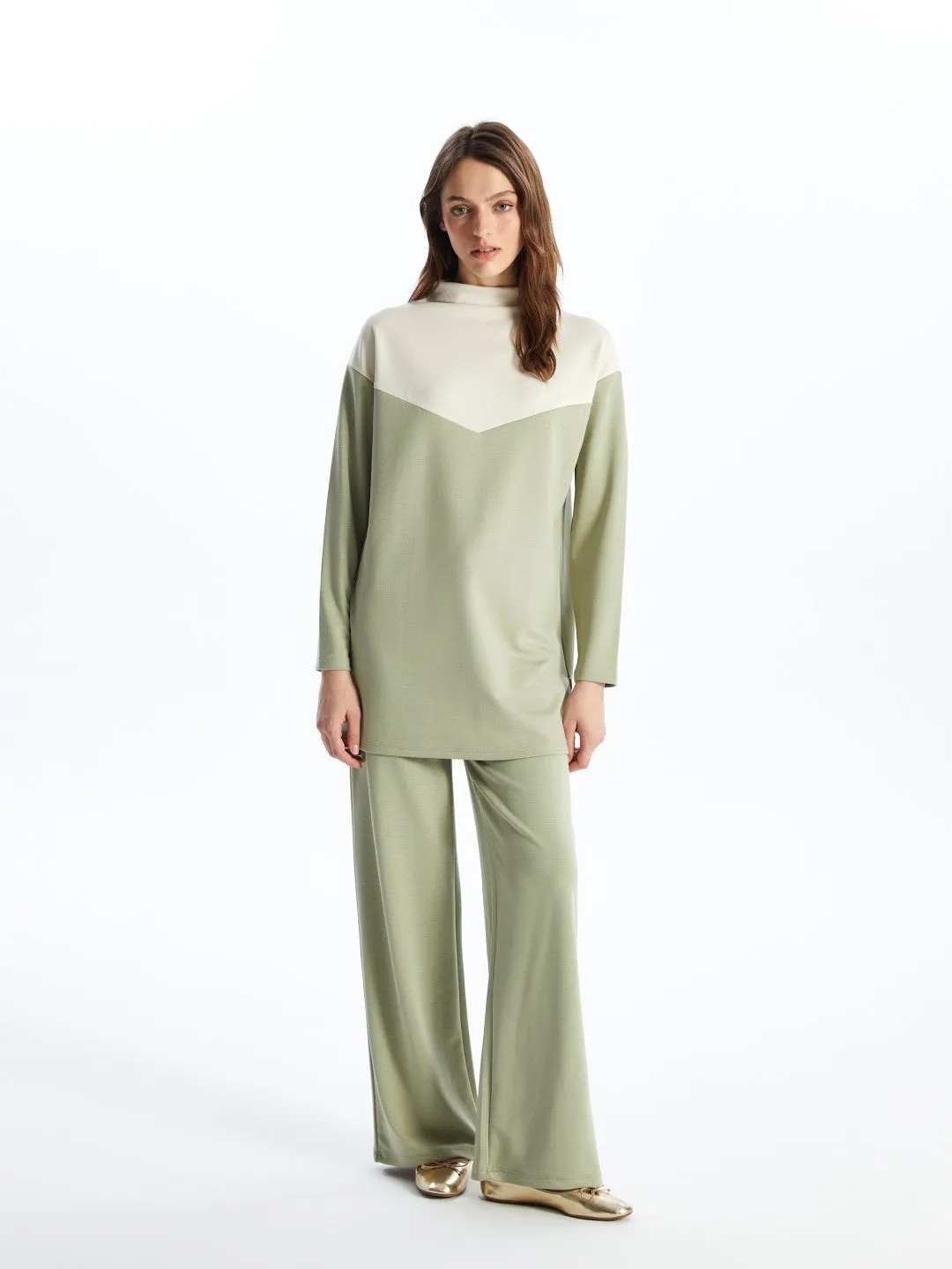 LCWAIKIKI Classic

Matte Green Stand Collar Color Block Oversize Women's Tunic