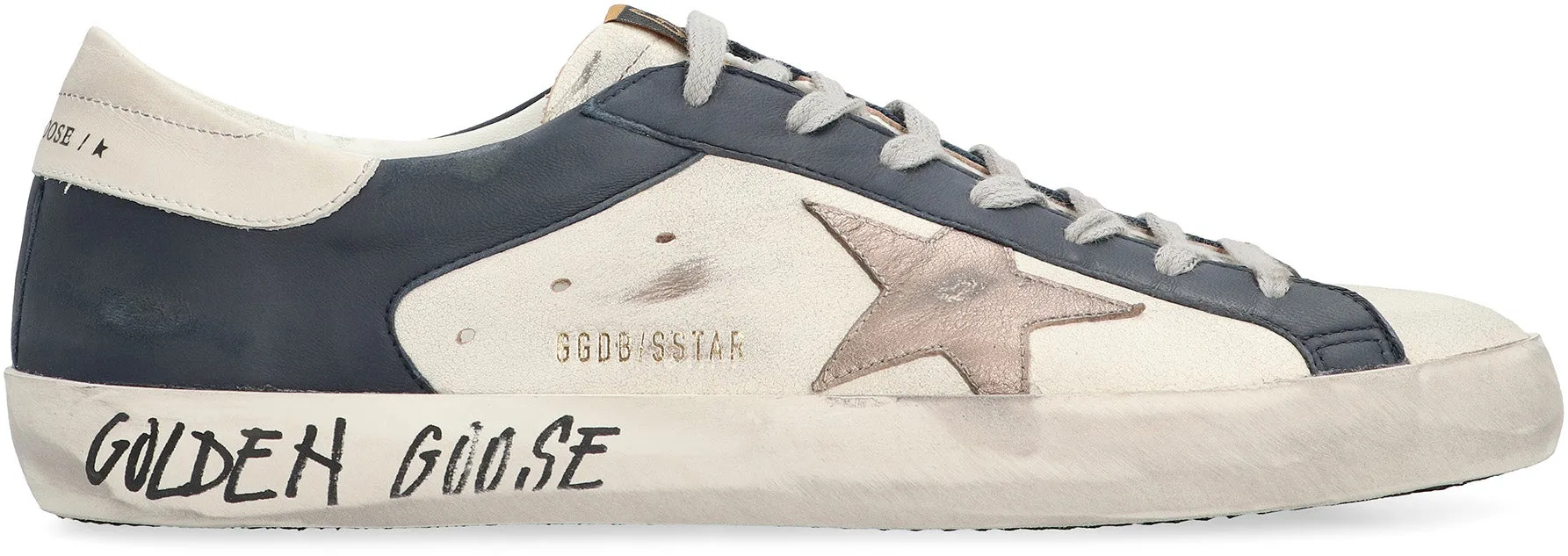Low-top sneakers