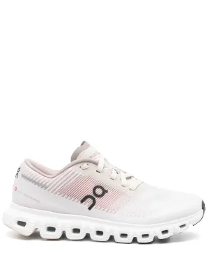 På moln 6 push -sneakers
