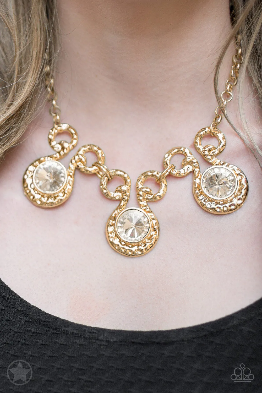 Paparazzi- Hypnotized - Blockbuster Gold Necklace