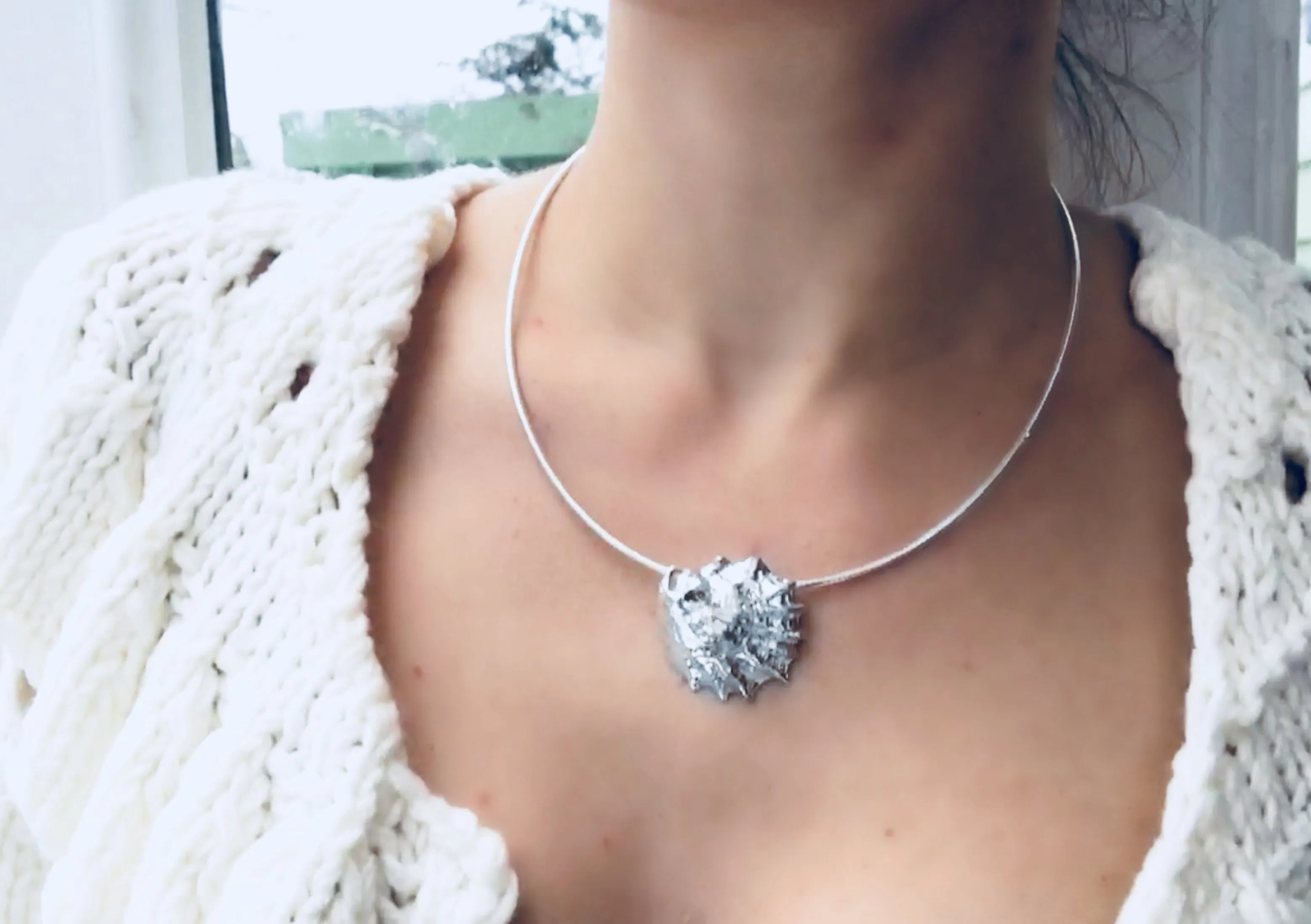 Statement Oyster Slide