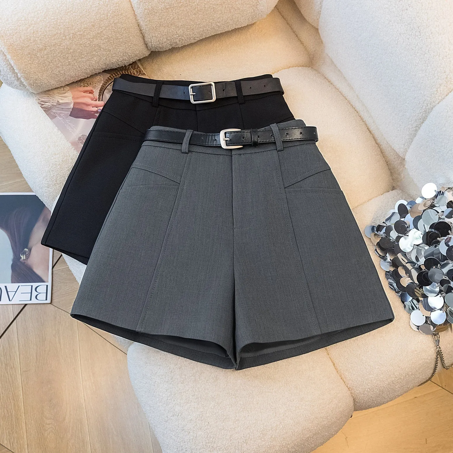Stylish Solid Color High-waisted Chino Shorts for a Slimming Look