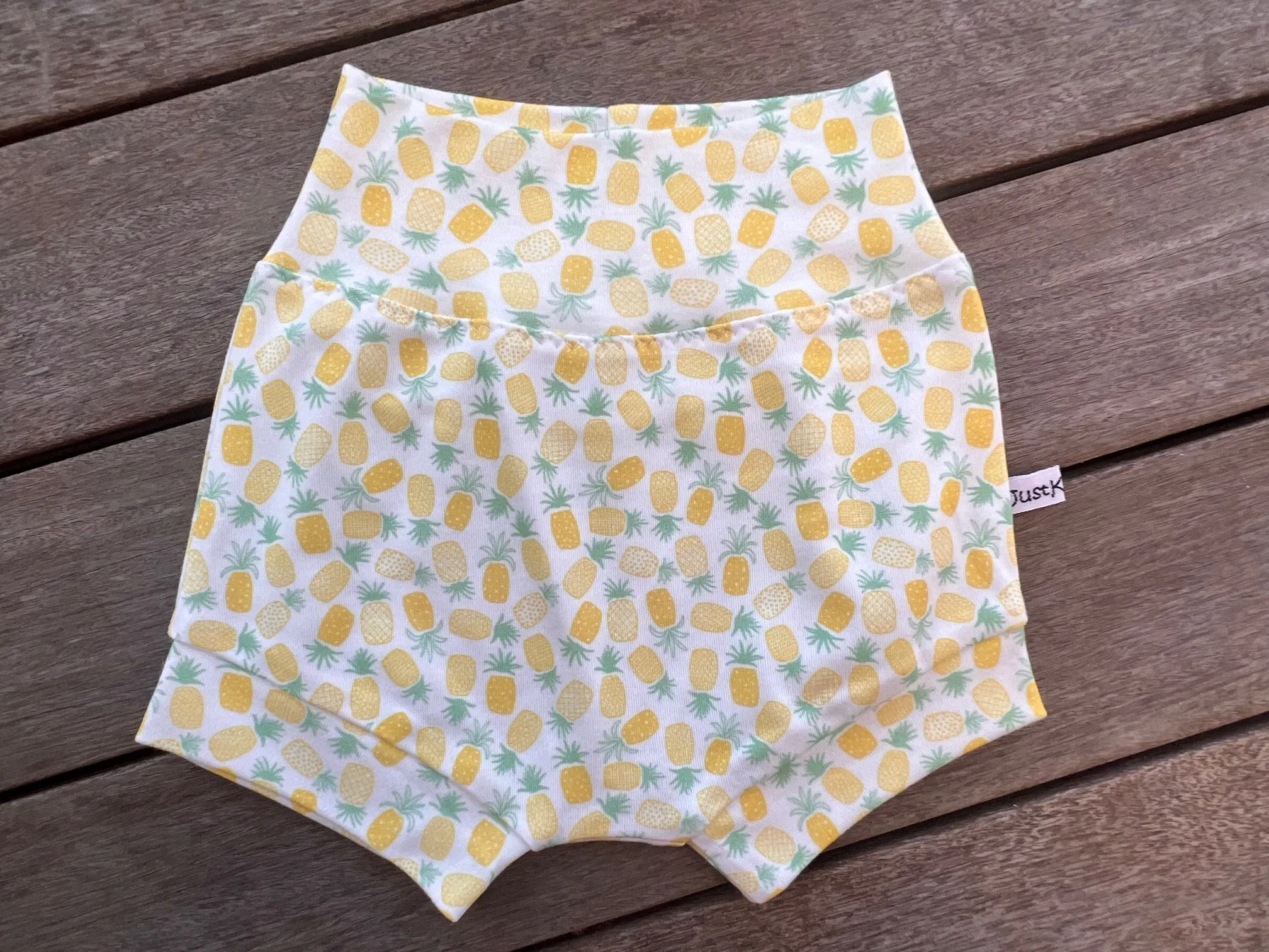 Velzy Shorts - MINI PINEAPPLE