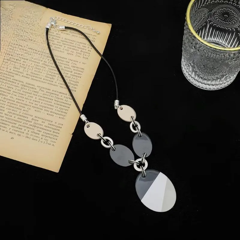 Vintage Geometric Neck Choker Statement Necklace Suspension Pendant