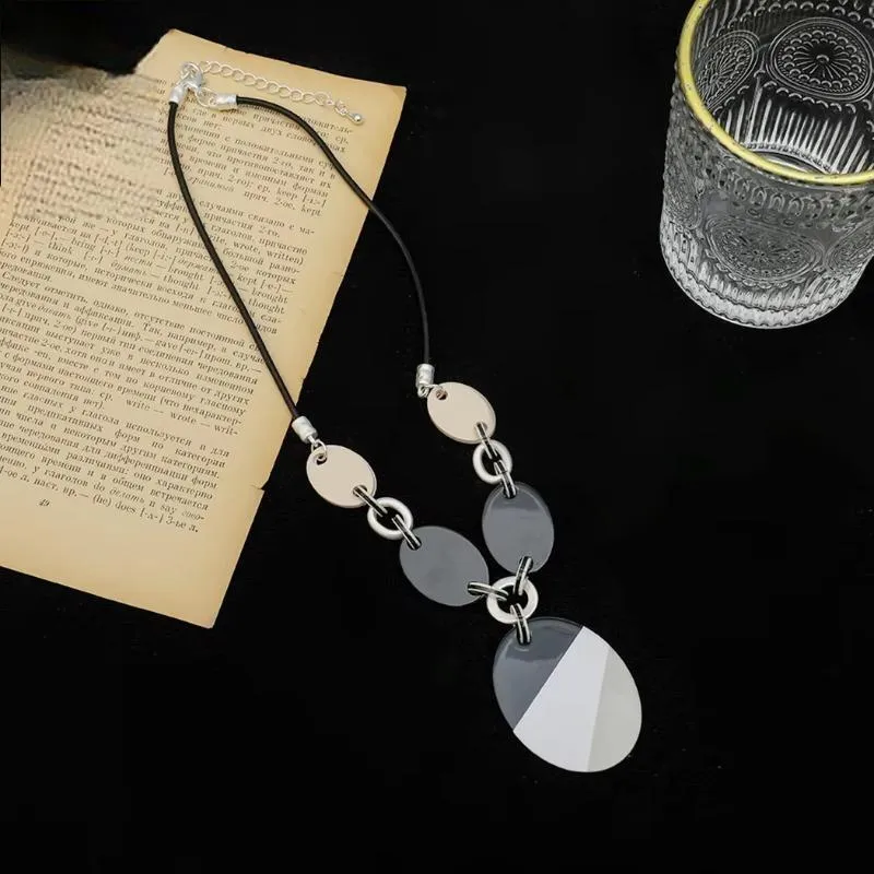Vintage Geometric Neck Choker Statement Necklace Suspension Pendant