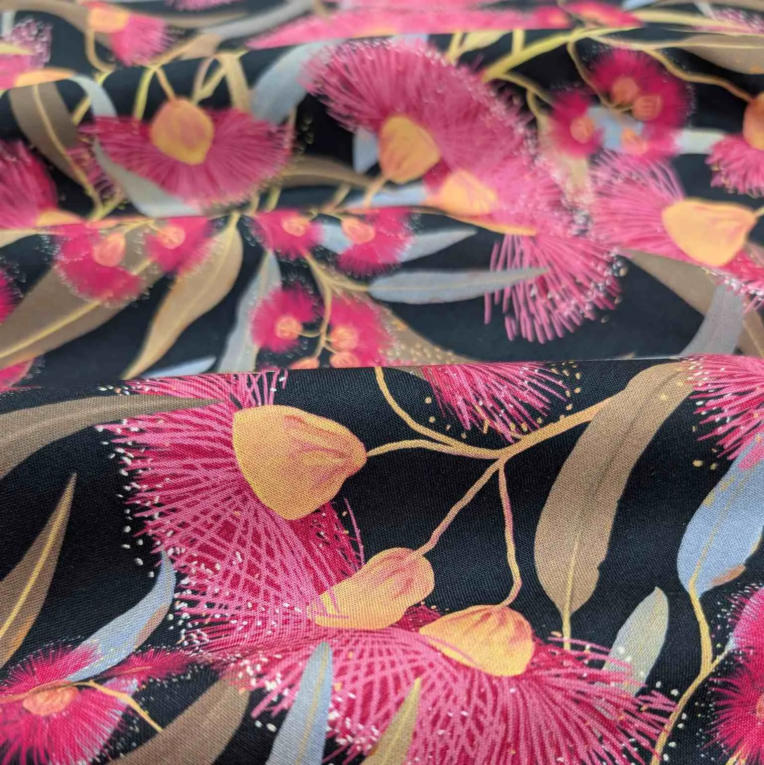 Wideback Cotton, Gum Blossoms