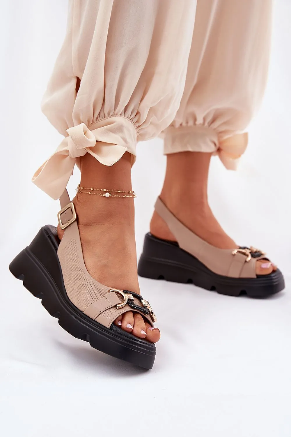 Women natural leather sandals