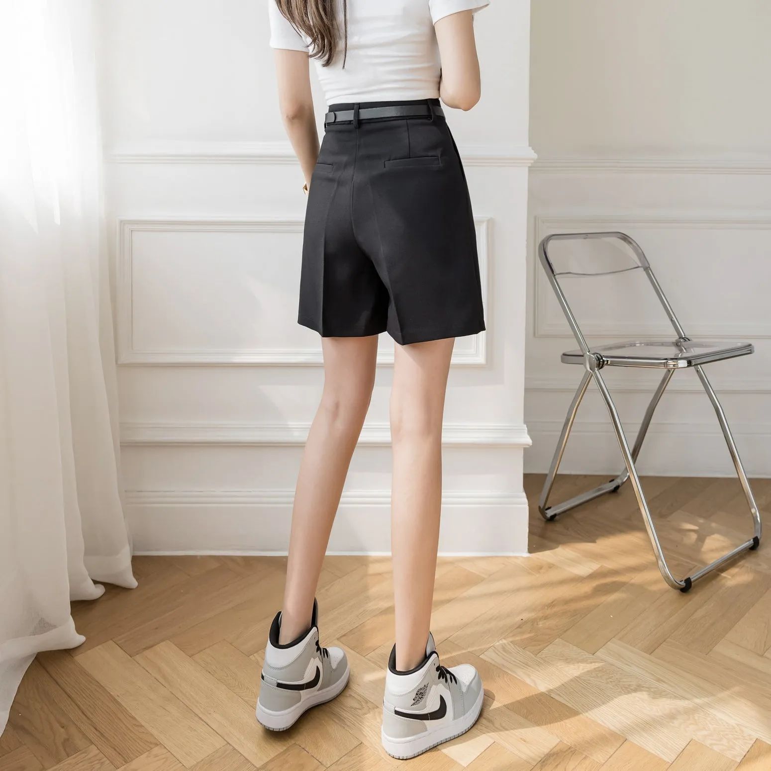 Women's Slimming Solid Color Chino Shorts for a Casual Look