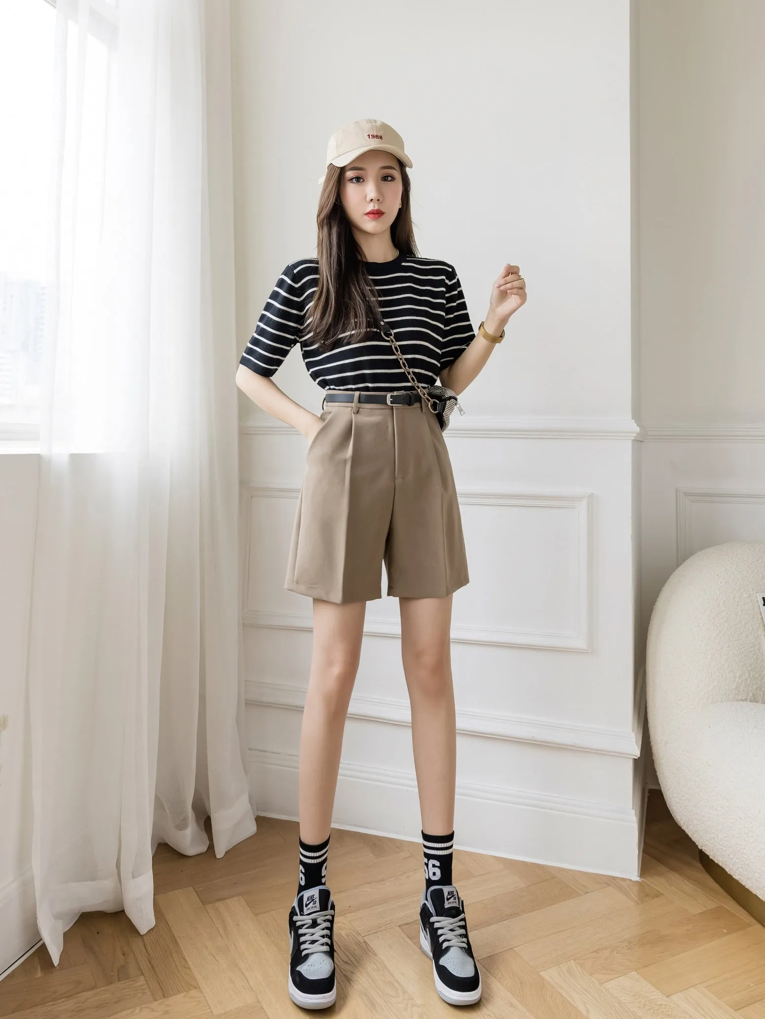 Women's Slimming Solid Color Chino Shorts for a Casual Look