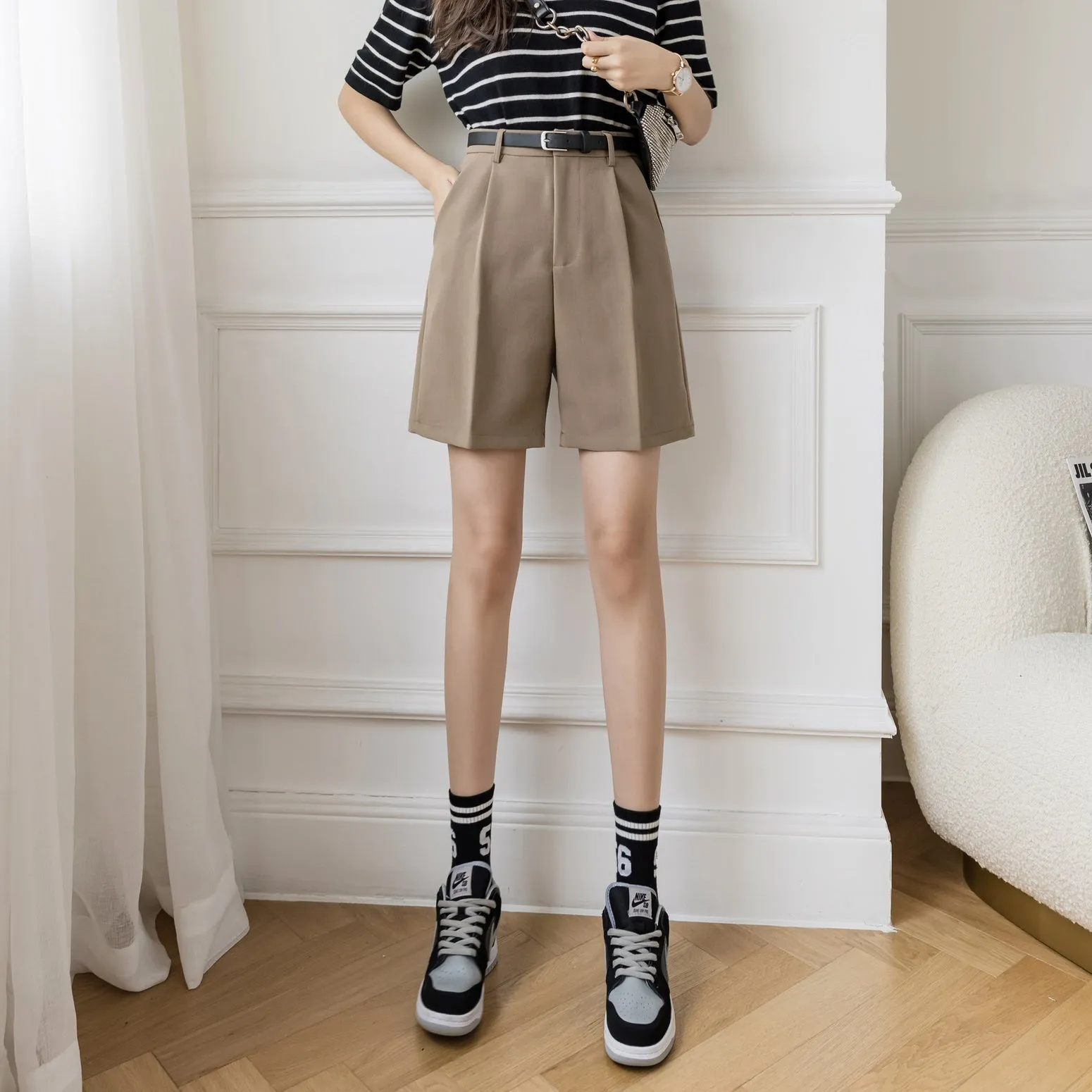 Women's Slimming Solid Color Chino Shorts for a Casual Look