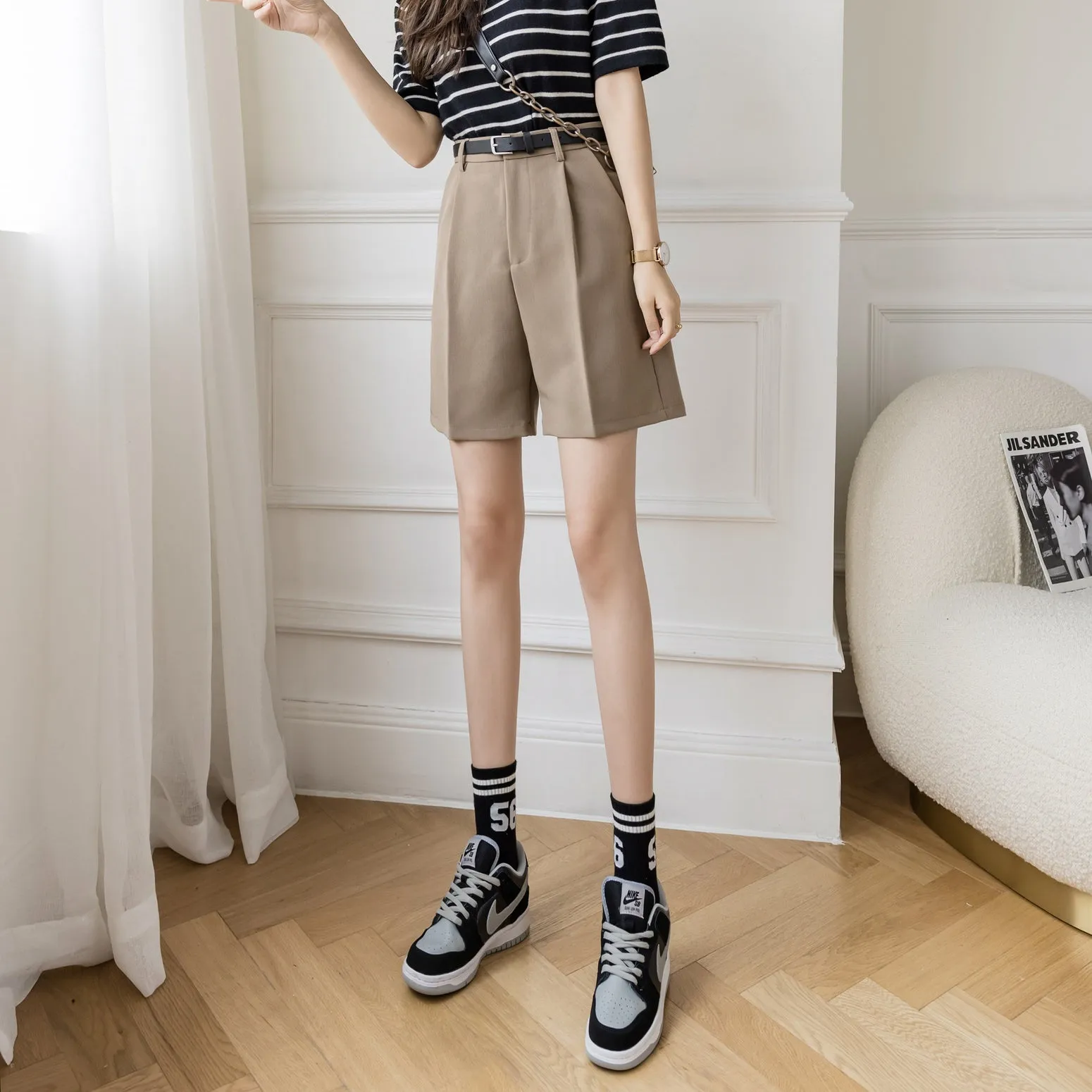 Women's Slimming Solid Color Chino Shorts for a Casual Look