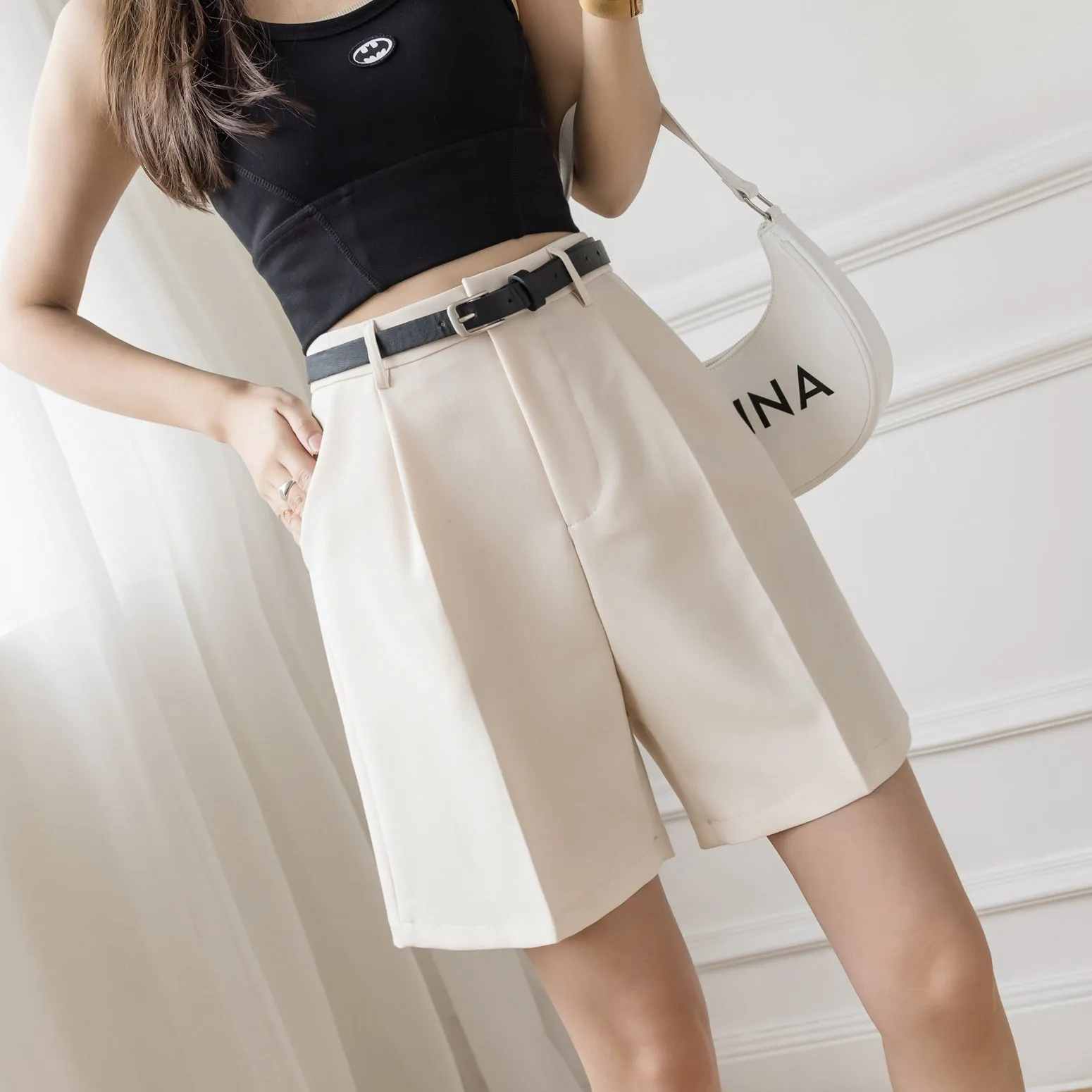 Women's Slimming Solid Color Chino Shorts for a Casual Look