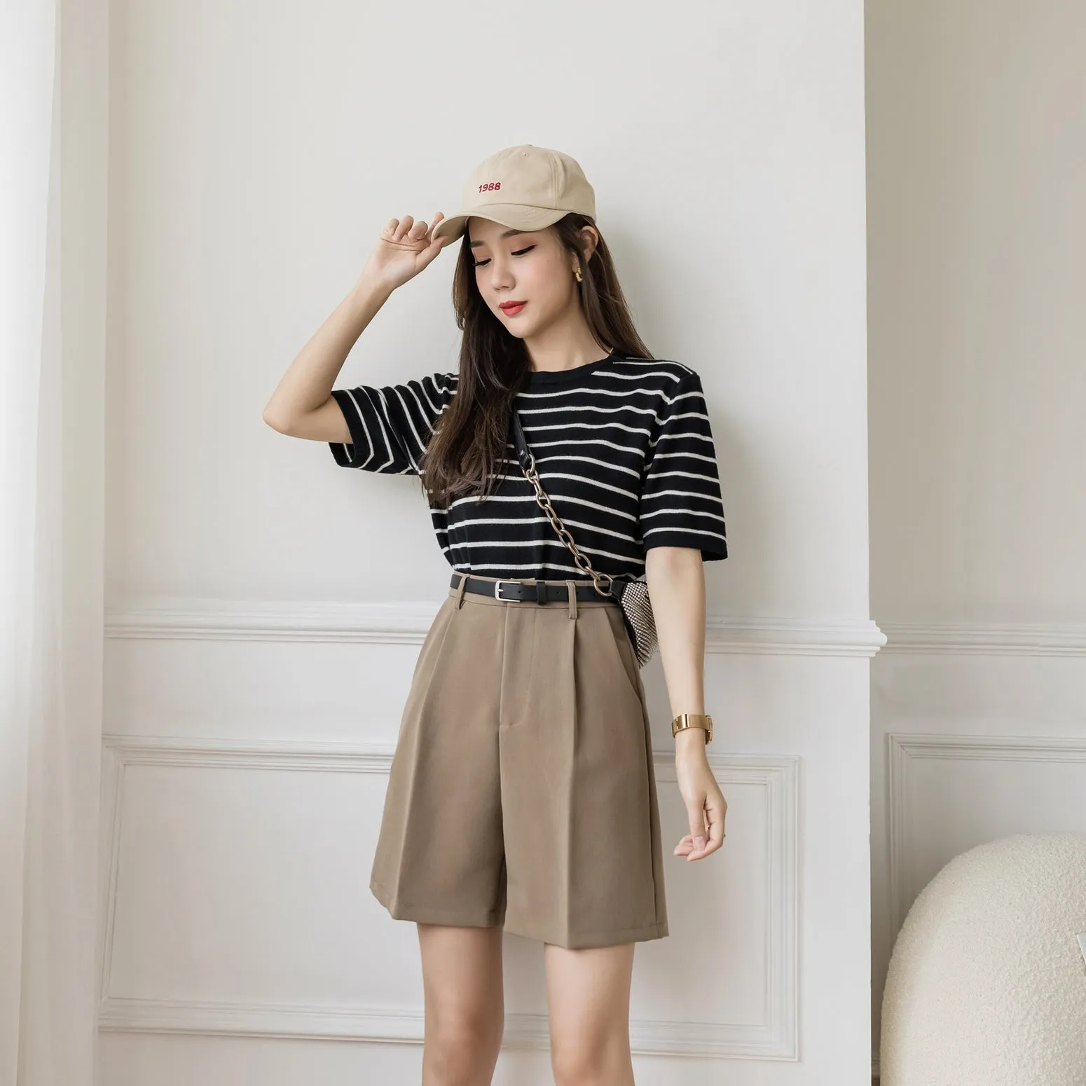 Women's Slimming Solid Color Chino Shorts for a Casual Look